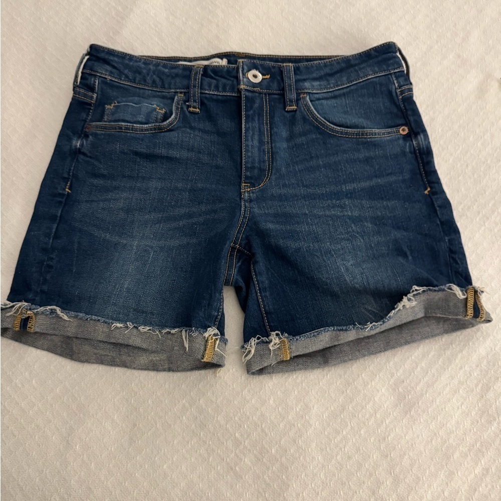 PILCRO ANTHRO Mid-Rise Slim Cutoff Jean Shorts. Size 28